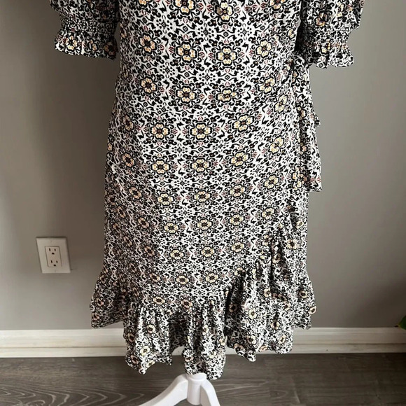 NEW Boden Ruffle Wrap Jersey Mini Dress Black, Opulent Pome - Picture 4 of 11